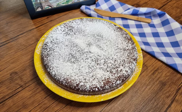 Receita de Bolo de chocolate com 2 ingredientes