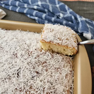 Bolo de coco molhadinho