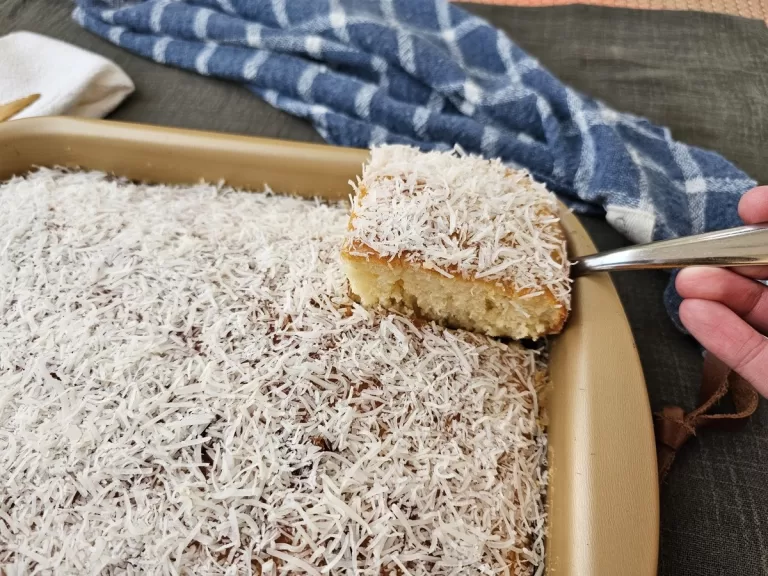 Receita de Bolo de coco molhadinho