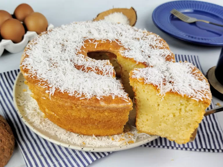 Receita de Bolo de coco simples