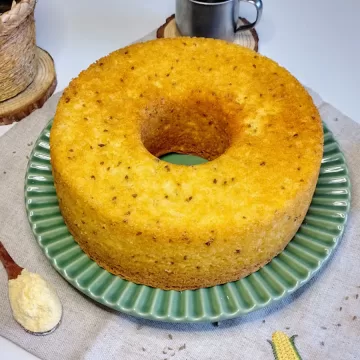 Bolo de fubá com erva-doce