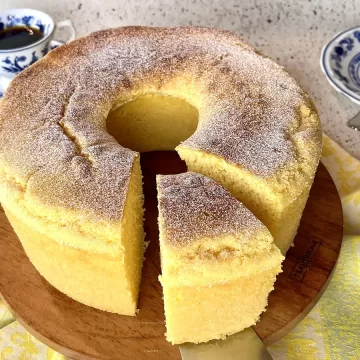 Bolo de fubá com leite de coco