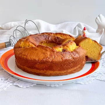 Bolo de goiabada com leite condensado