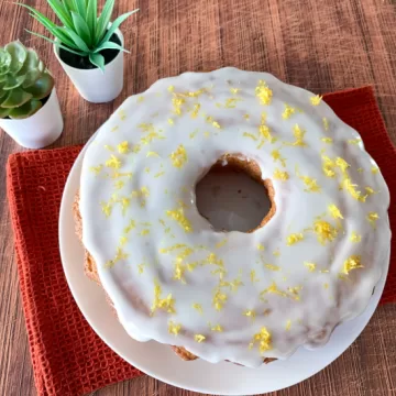 Bolo de iogurte com limão siciliano