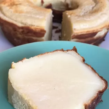 Bolo de leite cremoso