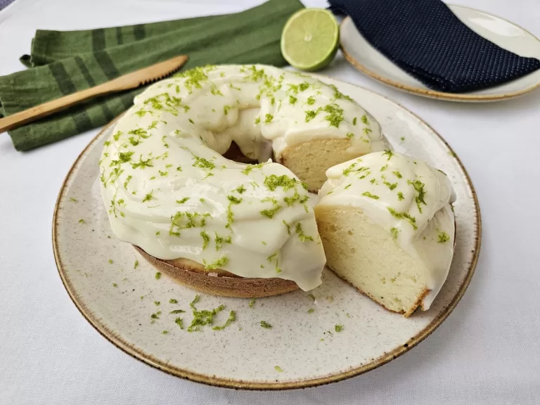 Receita de Bolo de limão com iogurte sem glúten