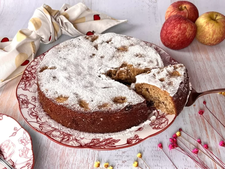 Receita de Bolo de maçã fit com uva passa