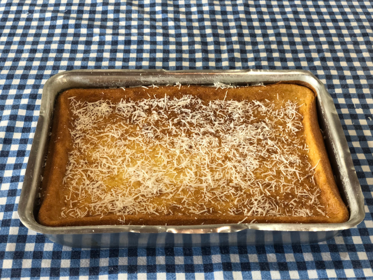 Bolo de mandioca cremoso