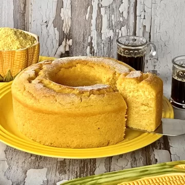 Bolo de milho com farinha de milho
