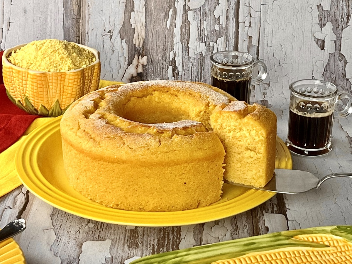 Bolo de milho com farinha de milho