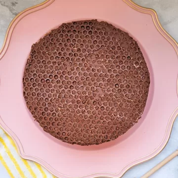 Bolo de pão de mel com cravo