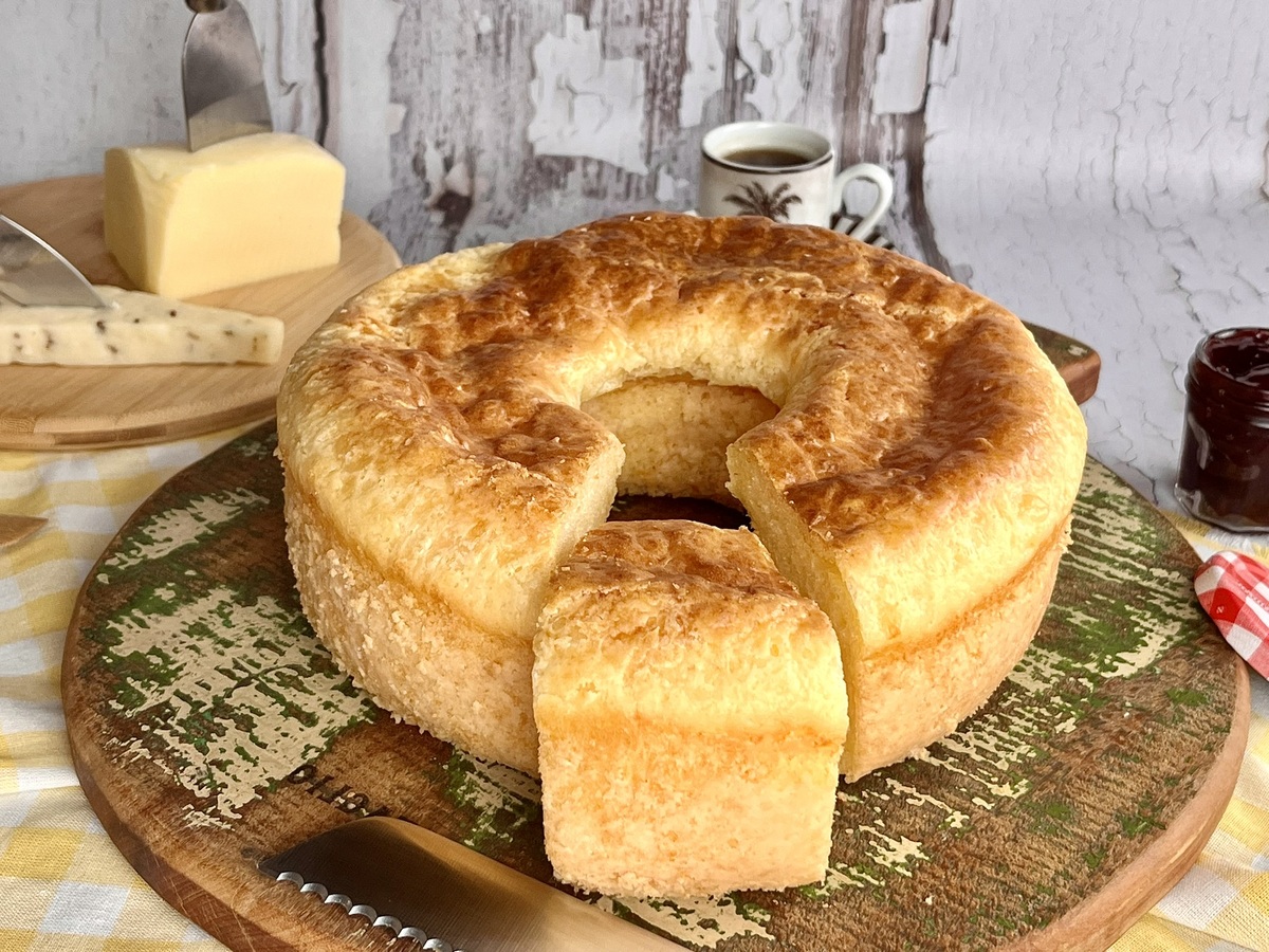 Bolo de pão de queijo (Mangulão)