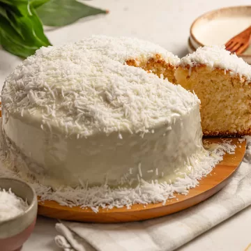 Bolo gelado de coco gourmet
