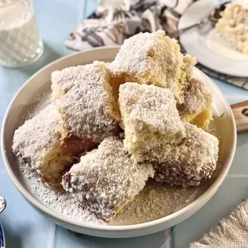 Bolo gelado de coco simples