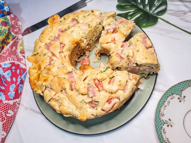 Receita de Bolo salgado de presunto e queijo