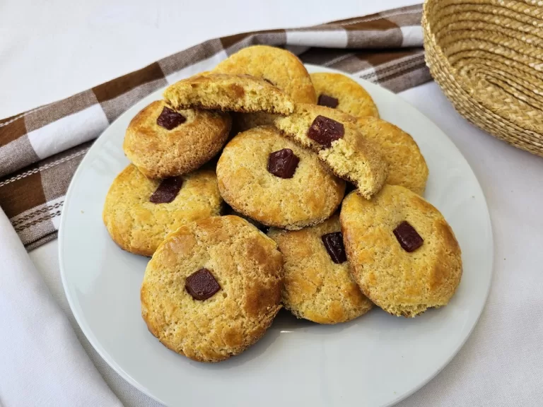 Receita de Broa de fubá com goiabada