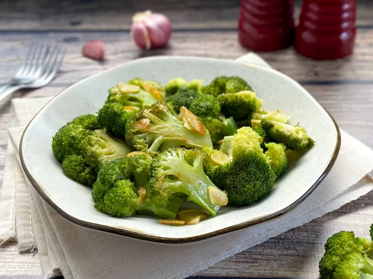 Receita de Brócolis ao alho e óleo