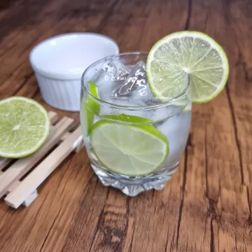 Caipirinha de limão