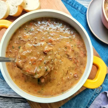 Caldo de aipim com calabresa