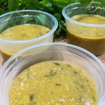 Caldo de carne moída com batatas