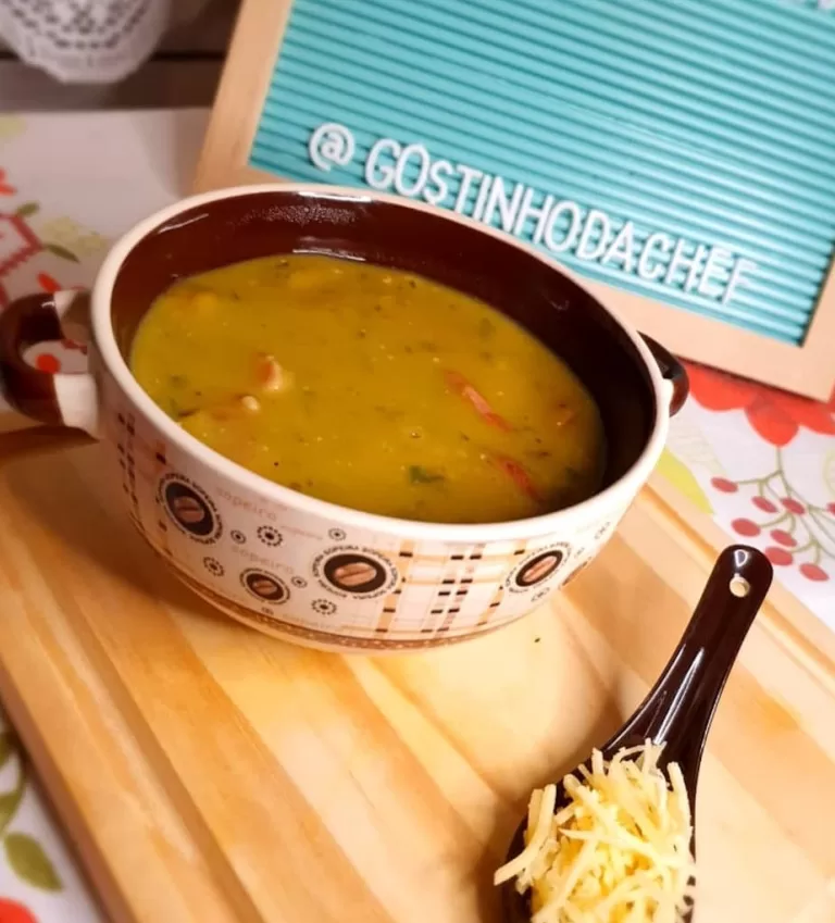Receita de Caldo de ervilha com calabresa