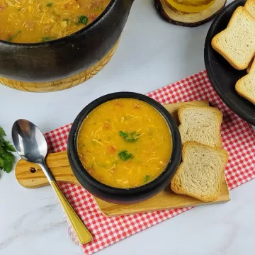 Caldo de kenga com calabresa e bacon