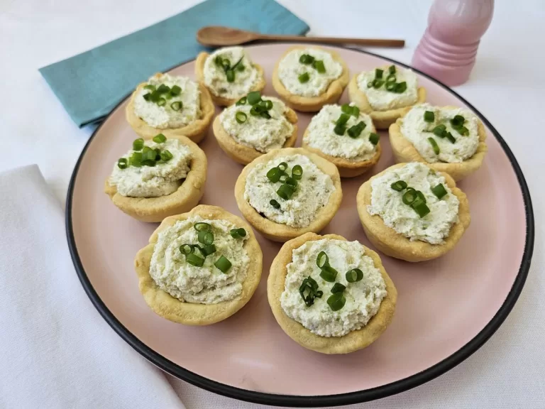 Receita de Canapés de ricota com azeitona