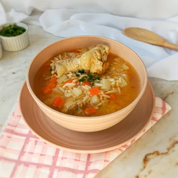 Canja de galinha com arroz cozido