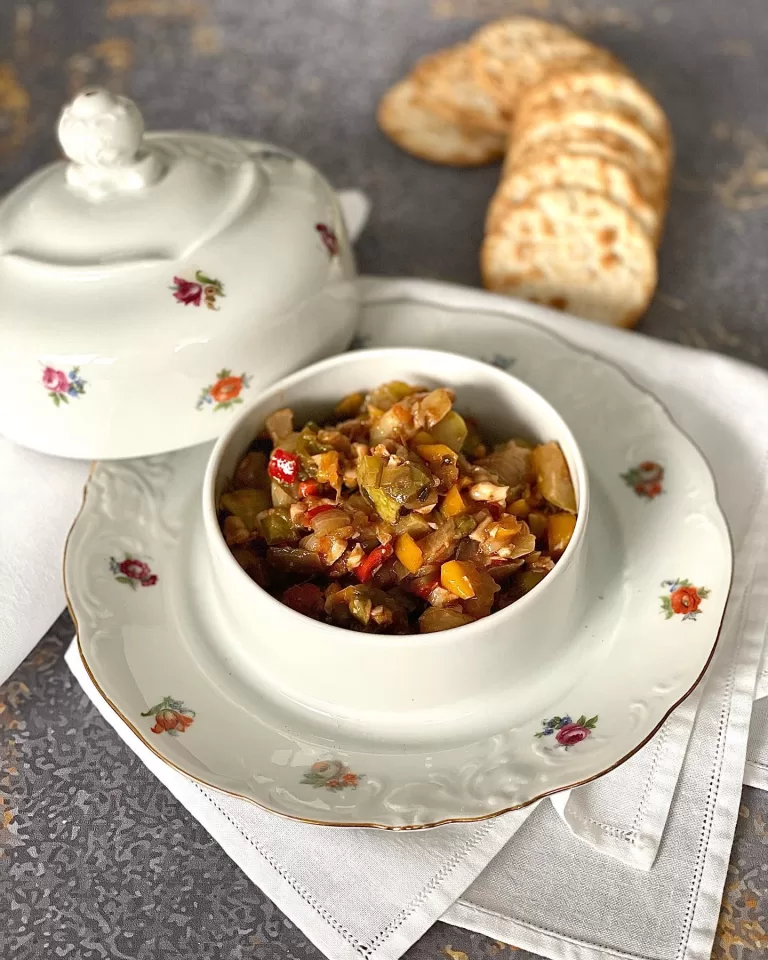 Receita de Caponata de abobrinha com pimentão e nozes