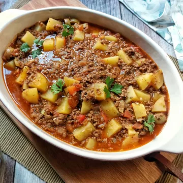 Carne moída com batatas