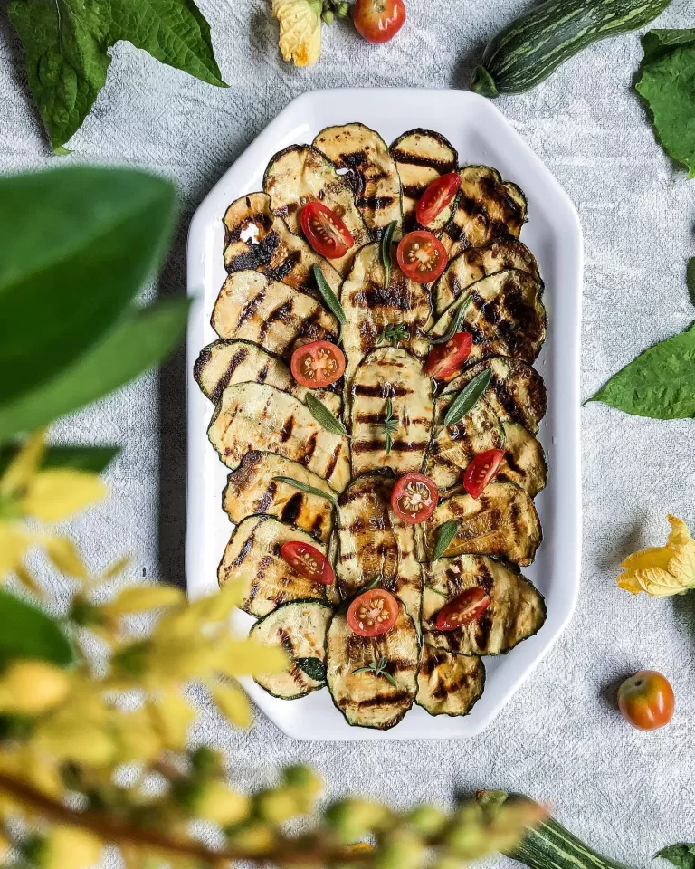 Receita de Carpaccio de abobrinha com manjericão e hortelã