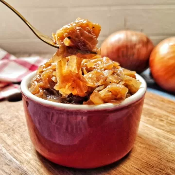 Cebola caramelizada fácil e rápida