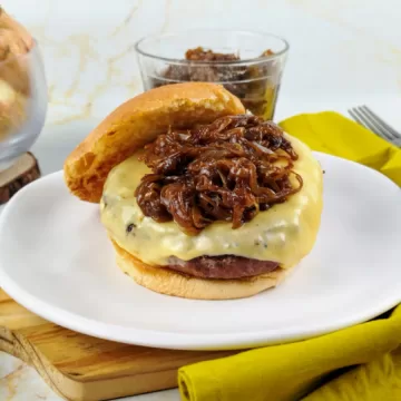 Cebola caramelizada para hambúrguer