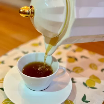 Chá de frutas amarelas