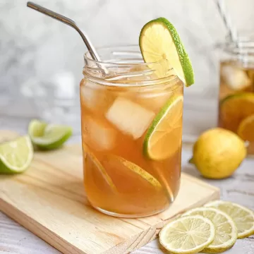 Chá gelado com limão