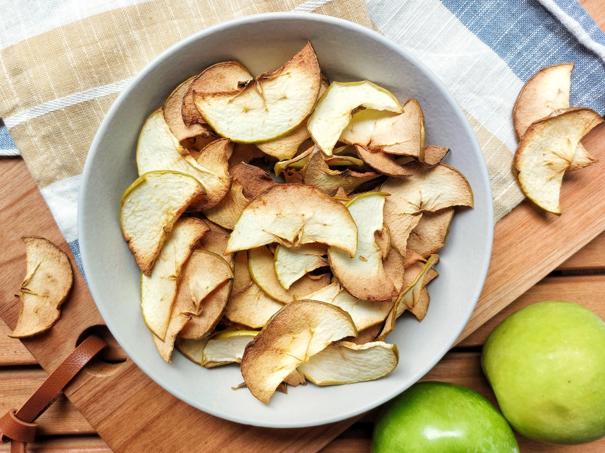 Chips de maçã na airfryer