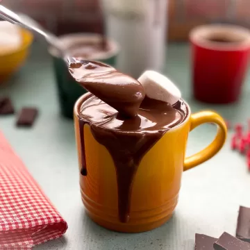 Chocolate quente com 3 ingredientes