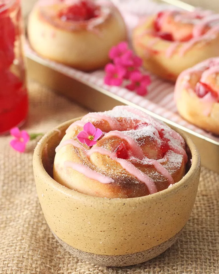 Receita de Cinnamon rolls de cereja