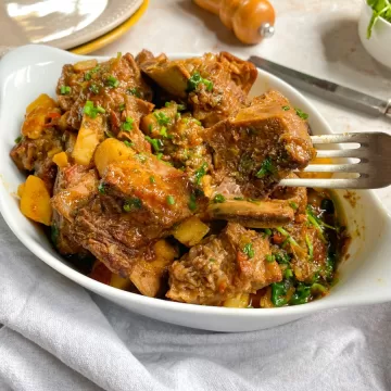 Costela na panela de pressão com batata