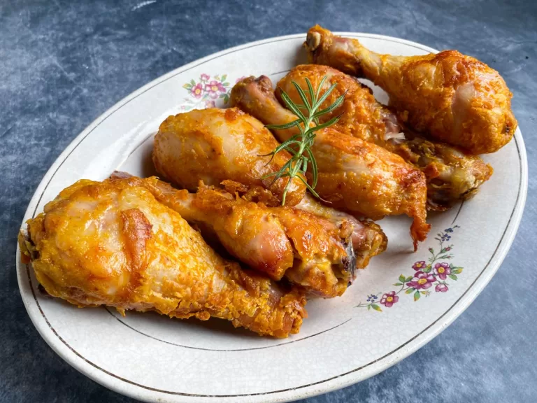 Receita de Coxa de frango assada crocante de forno