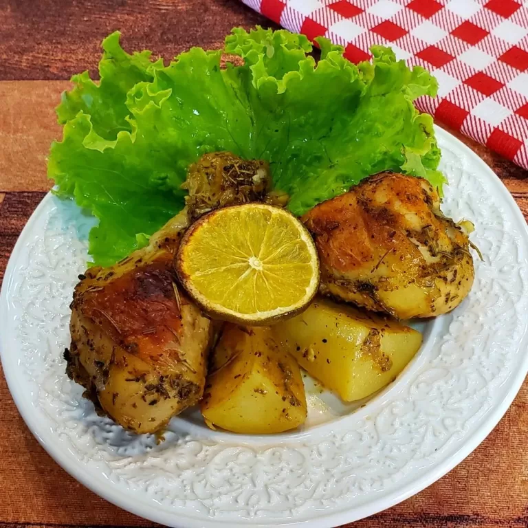 Receita de Coxa de frango assada no molho de laranja