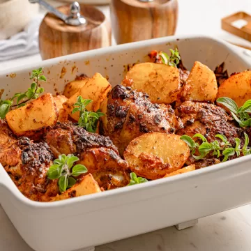 Coxa e sobrecoxa assada com batata