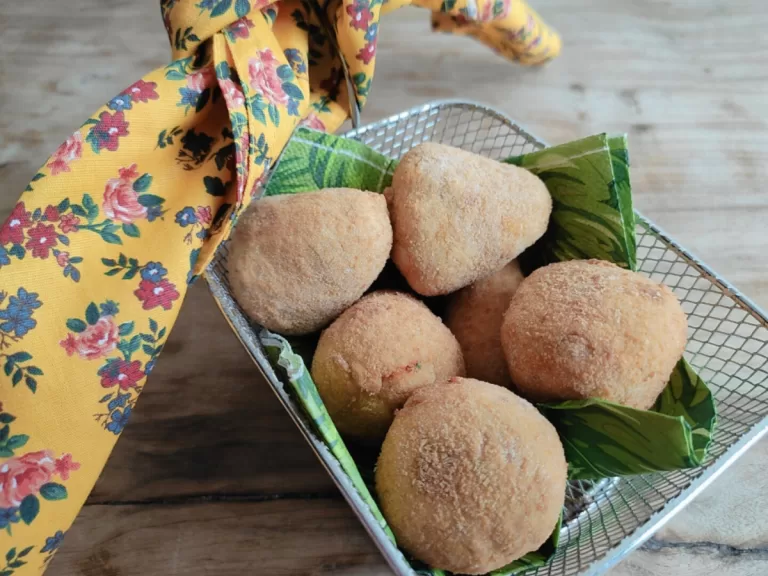 Receita de Coxinha de frango sem massa