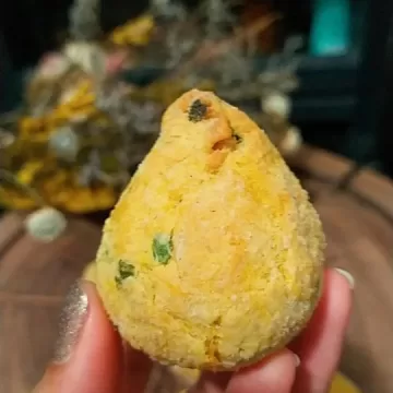 Coxinha de mandioca sem massa