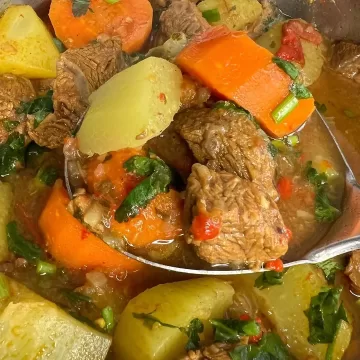 Cozido de músculo com legumes
