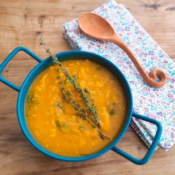 Creme de abóbora com frango desfiado
