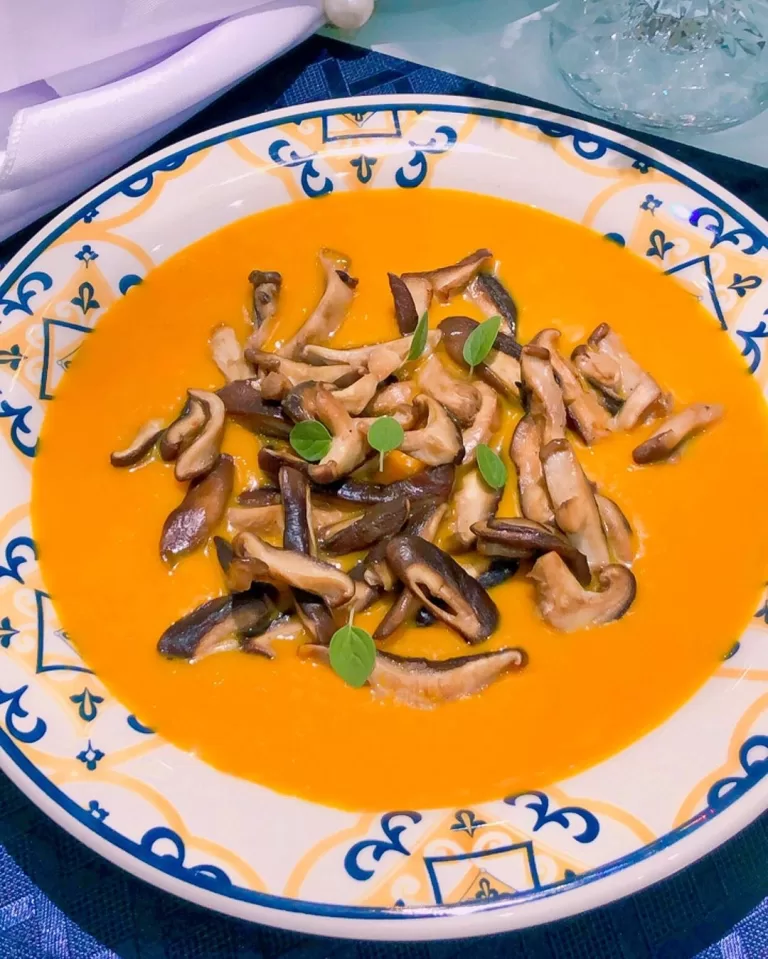 Receita de Creme de abóbora japonesa com shitake