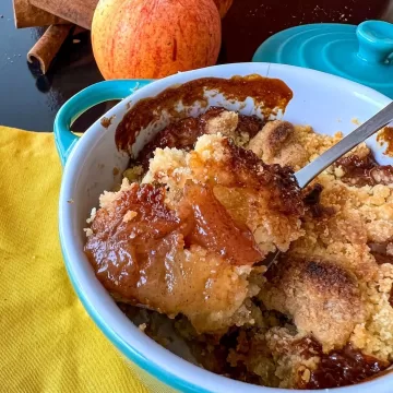 Crumble de maçã na tigela