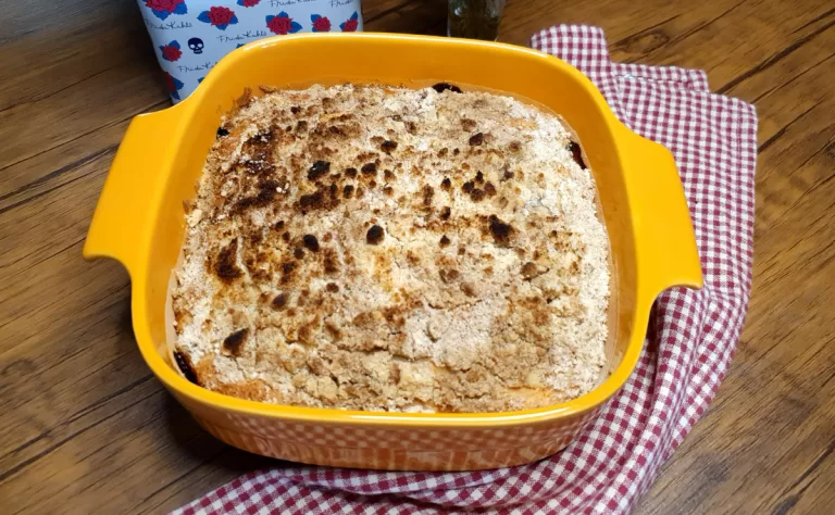 Receita de Cuca de uva fácil e rápida