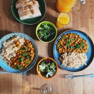 Curry de grão-de-bico com ervilha